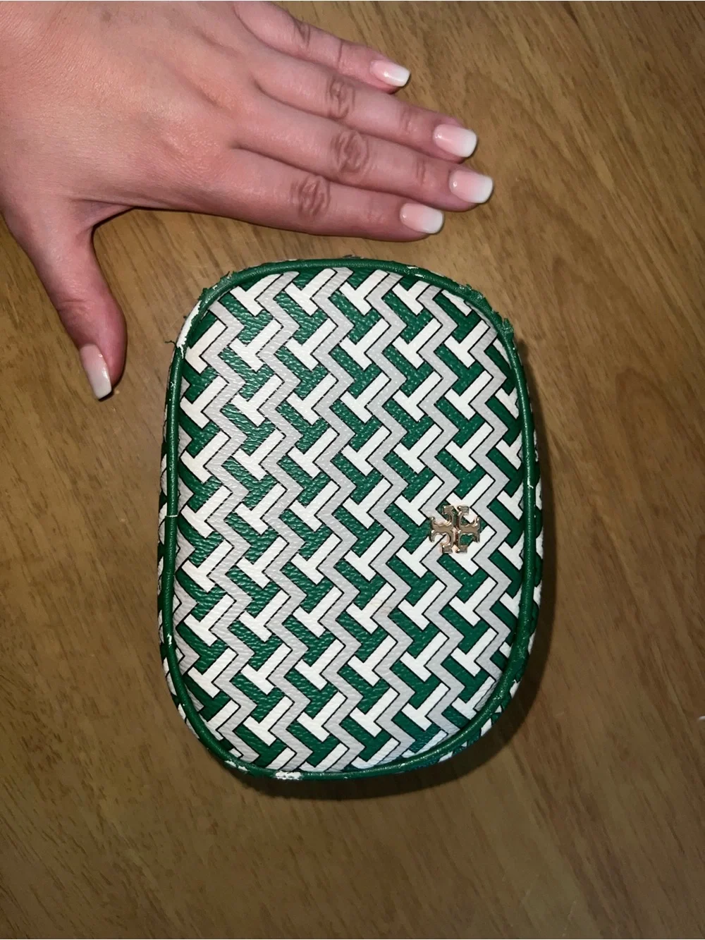 Tory Burch Green & White Woven-Pattern Cosmetic Pouch with Gold Logo - Picture 4 of 8